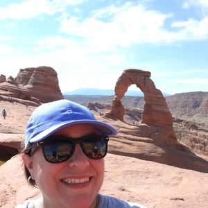 Meet your Posher, Roxanna